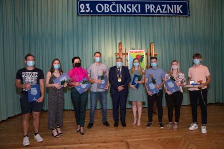 Diplomanti in magistri v letu 2021